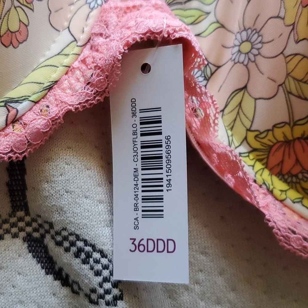 Adore Me Spring Bra - Picture 2 of 5